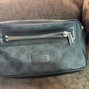 Gucci GG Supreme belt Bag